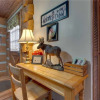 Отель Moose Crossing - Three Bedroom Cabin, фото 11