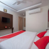 Отель OYO 16595 Famous Residency, фото 11