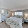 Отель Newly Remodeled W/ Pool - Steps To Beach! 2 Bedroom Condo, фото 6