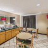 Отель Red Roof Inn & Suites Pensacola East - Milton, фото 26