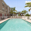 Отель Country Inn & Suites by Radisson, Bradenton-Lakewood Ranch, FL, фото 13