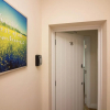 Отель Stayzo Castle Penthouse 16- A Clean Fresh Modern Apartment With Free Wi-fi, фото 11