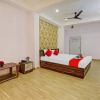 Отель OYO Flagship 702363 Hotel Rewal Palace Inn, фото 4