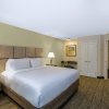 Отель Candlewood Suites Bellevue, an IHG Hotel, фото 24