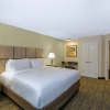 Отель Candlewood Suites Bellevue, an IHG Hotel, фото 7