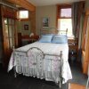 Отель Blue Tin Roof B & B в Бухте Ливингстоне