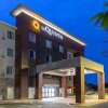 Отель La Quinta Inn & Suites by Wyndham Augusta/Fort Eisenhower в Гровтауне