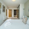 Отель Altido Gorgeous 2-Bed Flat W/ Desk In Wandsworth, фото 4