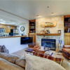 Отель Wild Flower #10 2 Bedroom Condo, фото 9