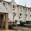 Отель Microtel Inn & Suites by Wyndham Starkville в Старквилле