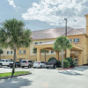Отель La Quinta Inn & Suites by Wyndham Biloxi, фото 1