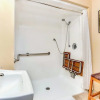 Отель Cozy 1BR Suite With Two Queens - Pool and Hot Tub, фото 19