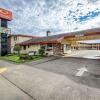 Отель Econo Lodge Inn & Suites, фото 1