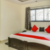 Отель OYO 73552  The Nakshatra Hotel, фото 2