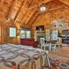 Отель Romantic Gatlinburg Cabin w/ Hot Tub & Pool Access, фото 8