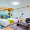 Отель Gangneung Seaview Pension, фото 5