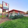 Отель Ardeanal Motel West Wyalong, фото 1