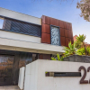 Отель Luxury Designer Townhouse Parking, фото 13