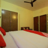 Отель OYO 4303 Flora Home Stay, фото 6