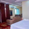 Отель Deja Vu Hotel and Suites, фото 2