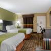 Отель SureStay Hotel by Best Western Lenoir City, фото 41