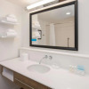 Отель Hampton Inn & Suites Portland-Pearl District, фото 24