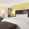 Отель Hampton Inn Fairmont, фото 6