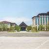 Отель Honghai Wetland Hot Spring Hotel, фото 1