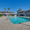Отель Surfside Beach Condo: Ocean View + Shared Pool!, фото 1