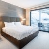 Отель New Listing! Designer Ski-in/ski-out W/ Pool & Gym 3 Bedroom Condo, фото 20