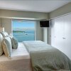 Отель Newmark Elliott Bayview Luxury Suite - Two Bedroom Apartment with Balc, фото 7