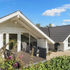 Отель 8 Person Holiday Home in Hejls, фото 17
