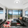 Отель Cairns Luxury Waterfront Apartment, фото 2