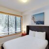 Отель Ski in Ski out - Steam Shower - Roof top Hot tub в Уистлере