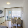 Отель Spacious apartment with three double bedrooms, фото 10