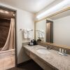 Отель Quality Inn & Suites, фото 9