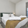 Отель QV Spacious Viaduct Harbour Apartment - 819, фото 6
