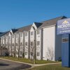 Отель Microtel Inn & Suites by Wyndham Rochester North Mayo Clinic в Рочестере