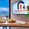 Отель Reddoors Suites Sea View, фото 16