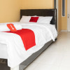 Отель RedDoorz near Citraland Manado (Formerly RedDoorz near Klabat Stadium Manado), фото 8