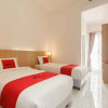 Отель RedDoorz Plus Syariah @ Jalan Dr Sutomo Padang, фото 6