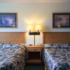 Отель White Oak Inn & Suites, фото 1