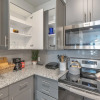 Отель Location! Location! Cozy & Luxe 1 Bedroom Apts by Redawning, фото 11