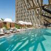 Отель Four Seasons Hotel Kuwait  в Кувейте