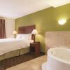 Отель Hampton Inn & Suites Greenfield, фото 25