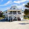 Отель Beach Sanctuary, Beach Front, Views, 4 Bedrooms, Hot Tub, Sleeps 10, фото 19