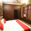 Отель OYO 18380 Crown Palace, фото 2