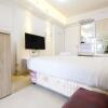 Отель Comfy and Cozy Studio Bassura City Cipinang Apartment, фото 7