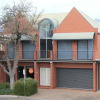 Отель Adelaide Dresscircle Apartments - Gover Street, фото 1
