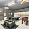 Отель 8BR Family Home w Private Pool Game Room BBQ, фото 2
